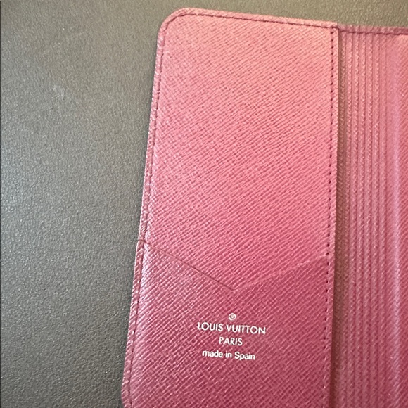 Louis Vuitton Textured deep red  Phone Case
See measurements to insure size. - Picture 3 of 11